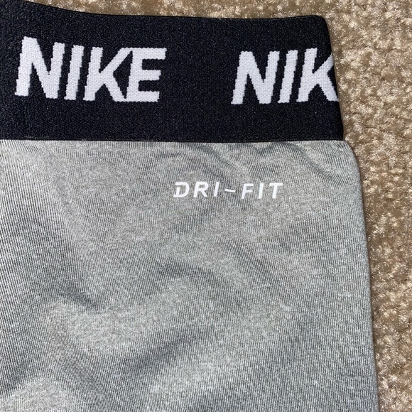 Toddler girl Nike leggings sz 3 Pre loved - Picture 3 of 3